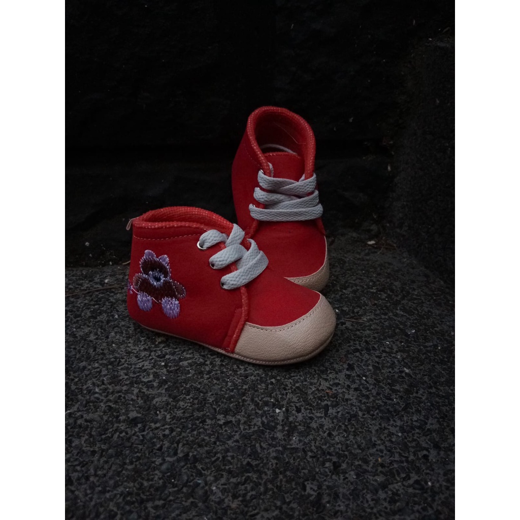 sepatu bayi perempuan laki laki bludru prewalker 0-12 bulan Lucu