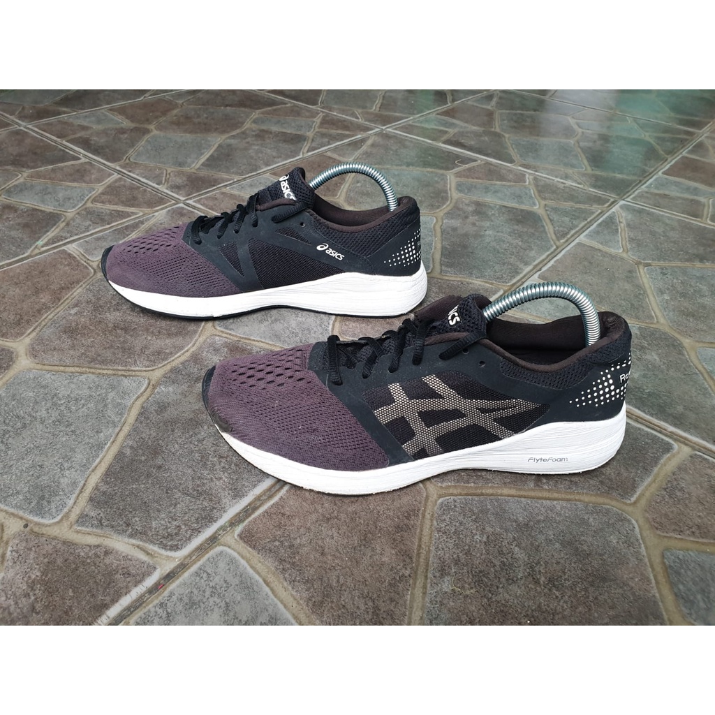 Size 42.5 Sepatu Bekas Running Asics Sport Sneakers