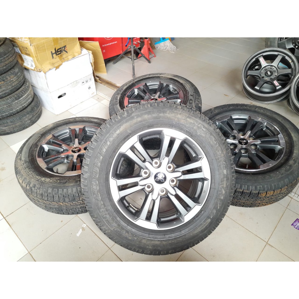 veleg standar triton ring 17 ban toyo opencountry 245/65 r17
