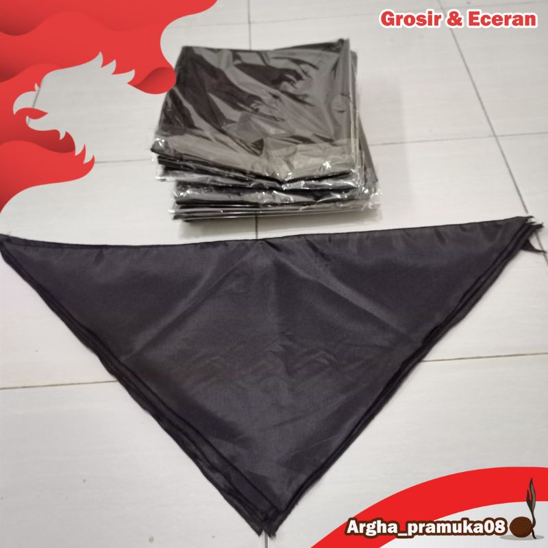 Syal Slayer Bandana Segitiga Hitam Polos bijian