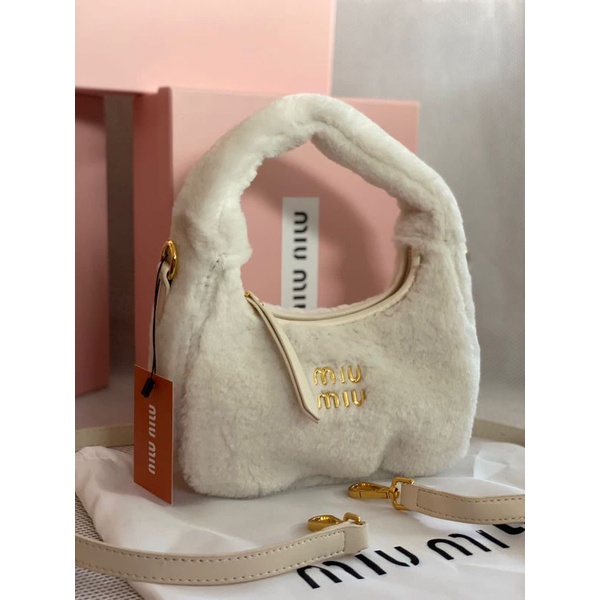 tas fashion miumiu Hobo wander fluffy bag, free box,  Miu Hobo bulu slingbag,