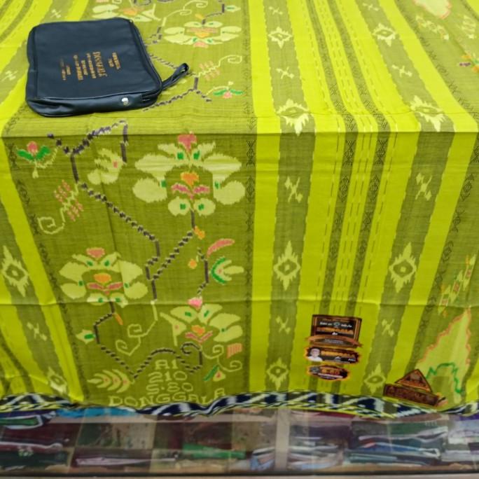 sarung DONGGALA A1 S-80 sutra Spunsilk