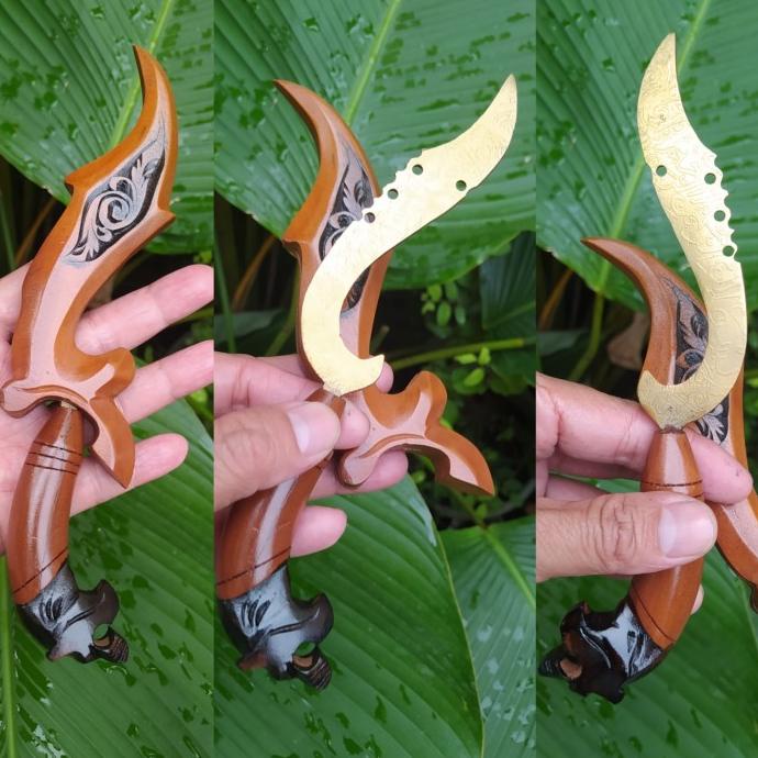 Kujang Kuningan Kecil Ukir Merah