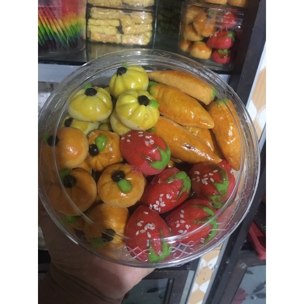 

nastar lumer bentuk buah
