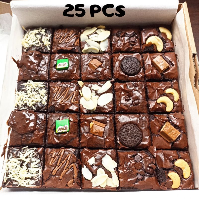 Brownies Fudgy Skat Shiny Crust isi 36 potong coklat mewah