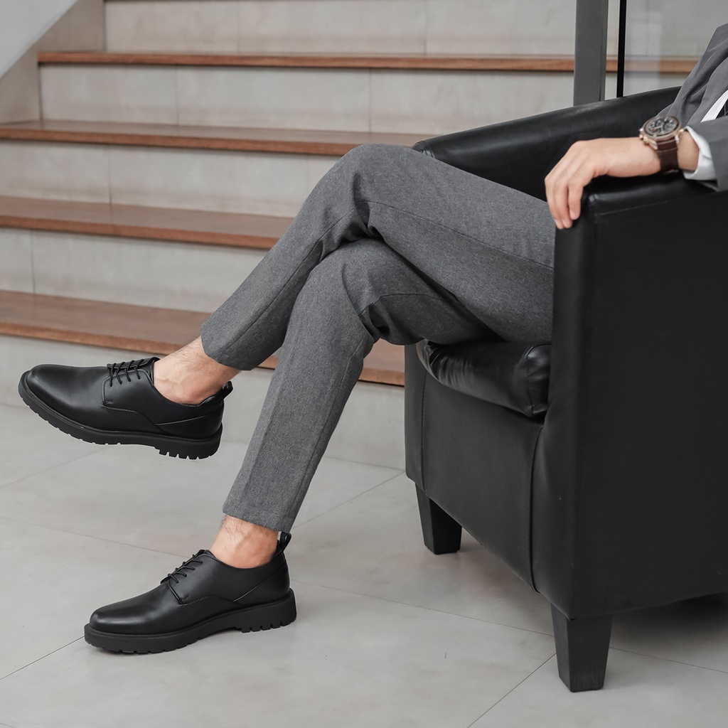 THOM BLACK ORIGINAL x KENZIOS Sepatu Kulit Sapi Asli Full Hitam Pria Formal Pantofel Tali Kerja Kantor Resmi Guru Kantoran Pesta Undangan Wedding Kondangan Nikah Wisuda Kuliah Semi Casual Derby Modern Oxford Genuine Leather Kenzio Footwear Keren Kekinian