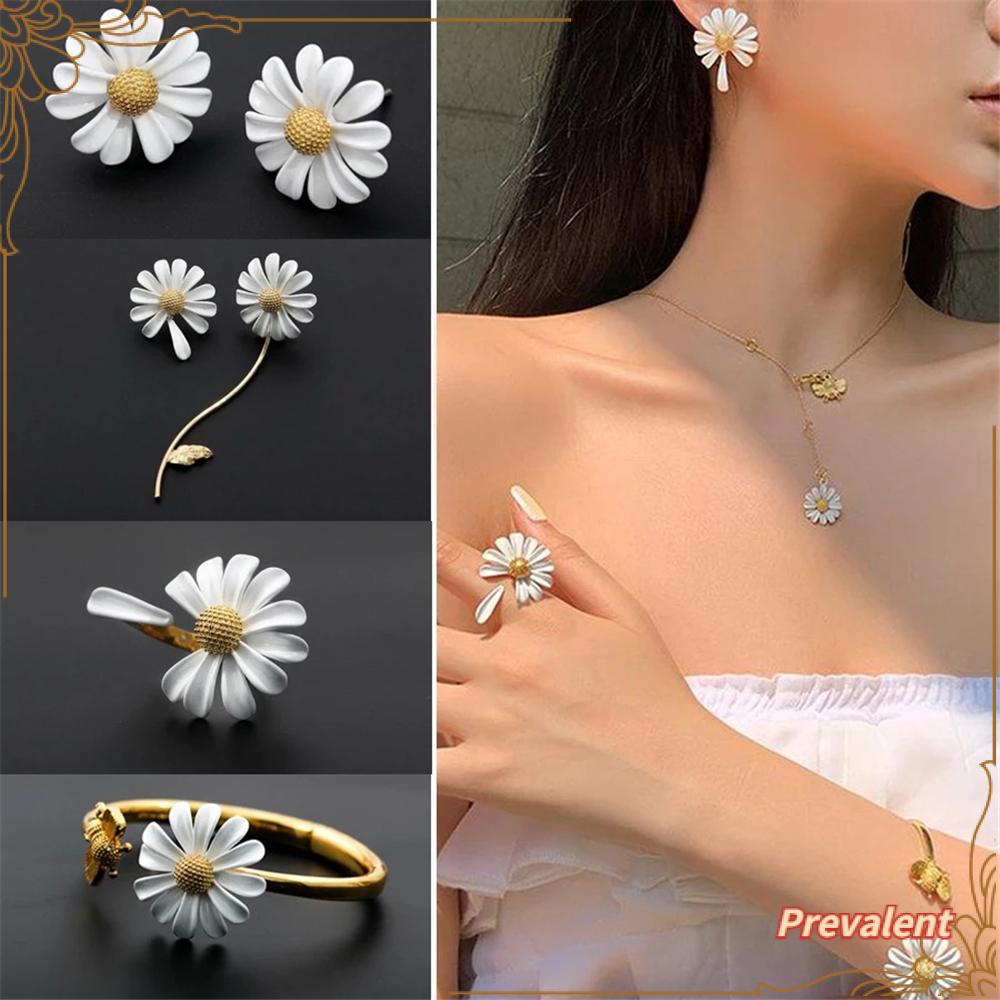 Preva Ear Stud Jewelry Gift Gelang Daisy Lucu Asimetris