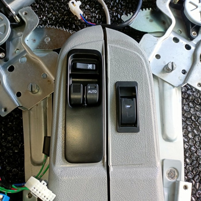 Power Window Toyota Kijang Kapsul Dua Pintu Tombol Otomatis Up Down #Original