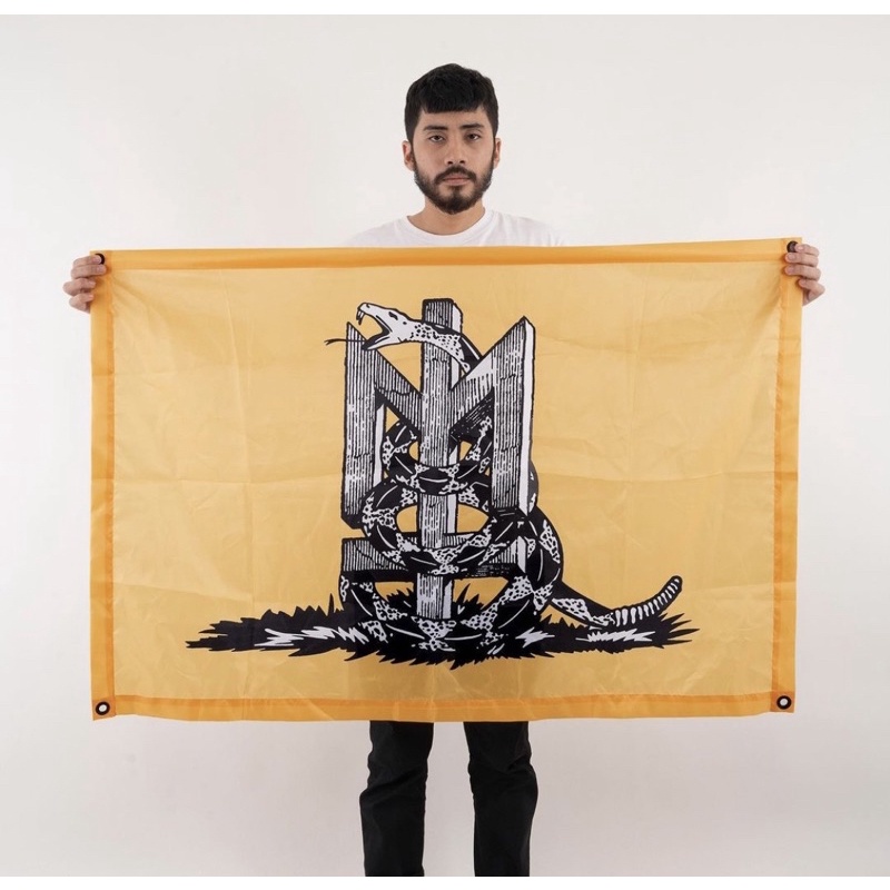 Maternal Flag "RATTLE"