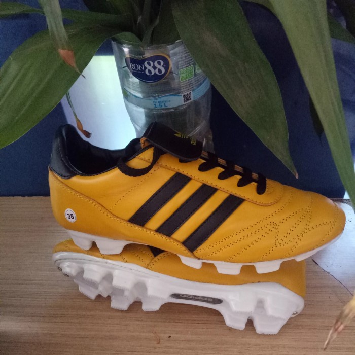 Sepatu Bola Pull Besi Asli Kulit Berkualitas - Putih 38 Olahraga Pria Sport Import