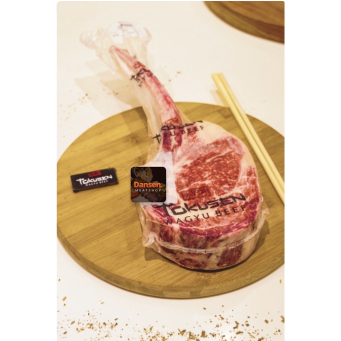 

TOKUSEN WAGYU TOMAHAWK SHORT - LONG BONE MB 4-5 MIN PEMESANAN 1300GR