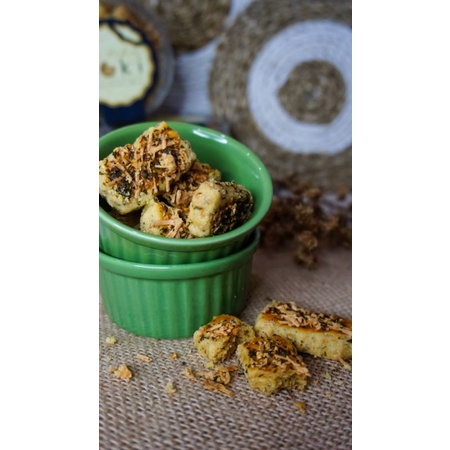 

PREMIUM HOMEMADE GARLIC CHEESE