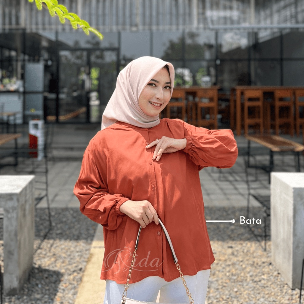 Lucca Blouse Kancing Belakang Premium HQ