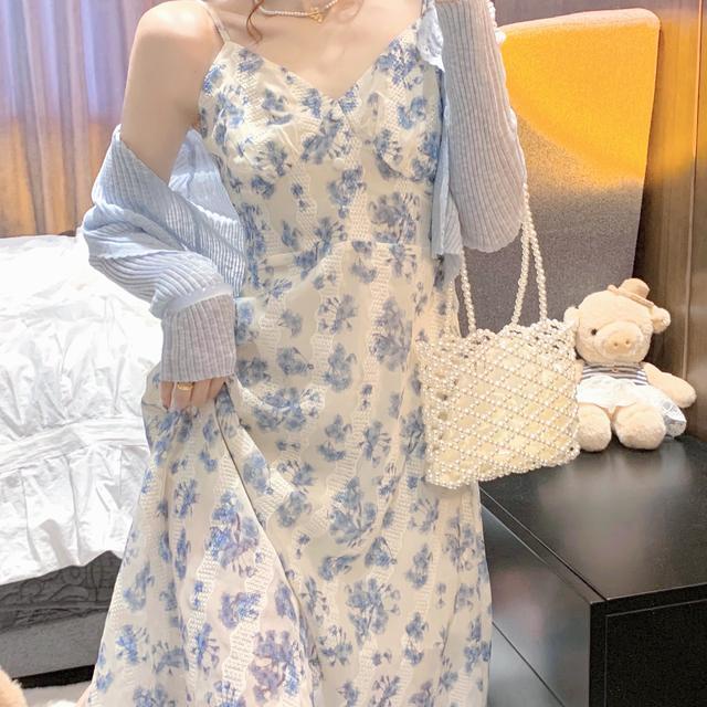 Suhao setelan dua potong tabir surya kardigan rajutan + gaun suspender V-neck bunga biru lembut musim panas wanita ramping gaun
