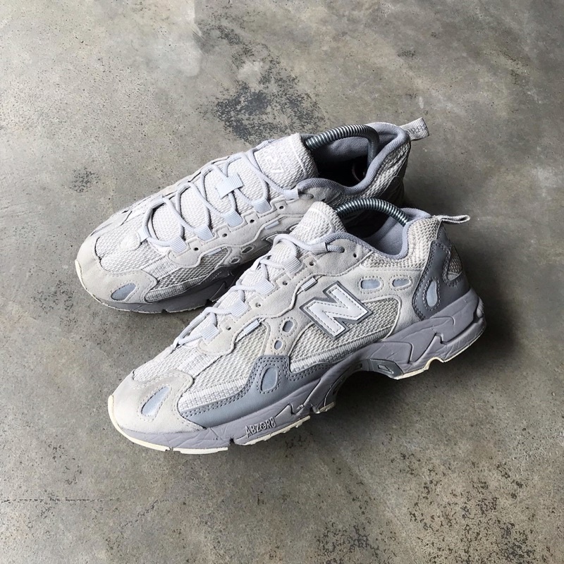 NEW BALANCE 827 40.5 | 25.5cm