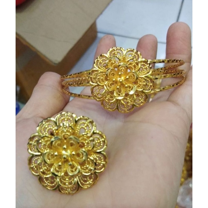 Cincin dan Gelang emas muda kadar 15% (cincin 2,9 gram dan gelang 4,2 gram)