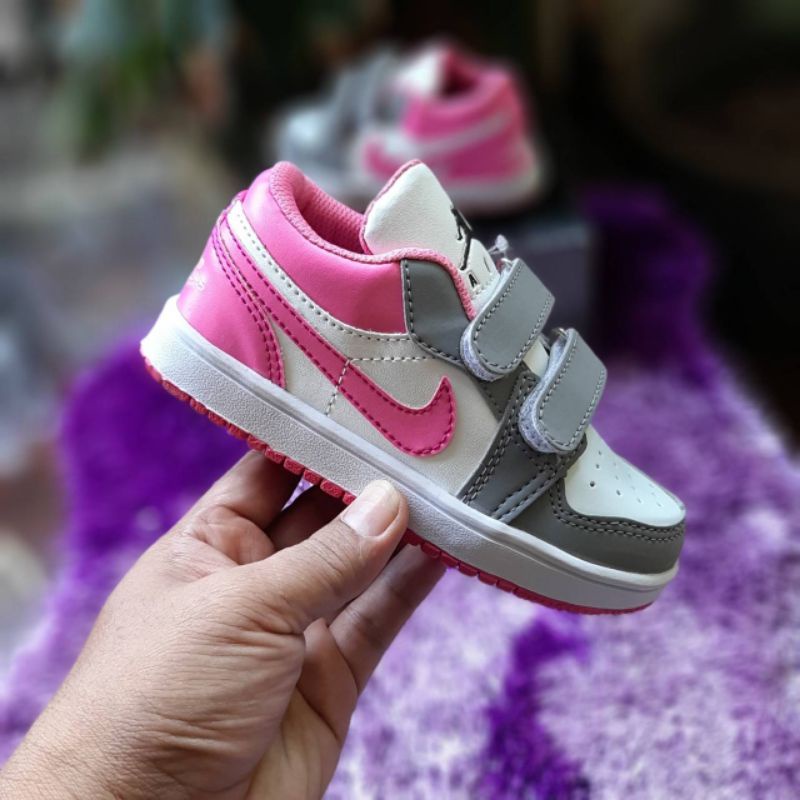 Sepatu Sneakers Anak Perempuan Import Kekinian