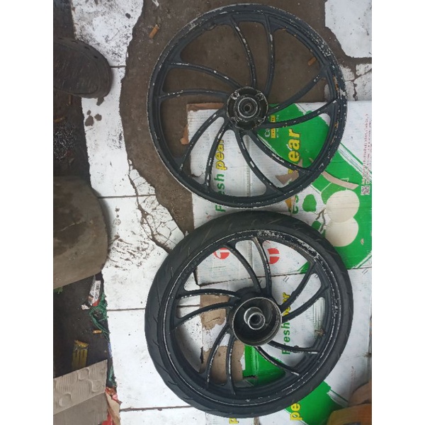 peleg velek set depan belakang  supra x 125 pnp karisma 125 merek cefiro ring 17 rumah kampas aman l