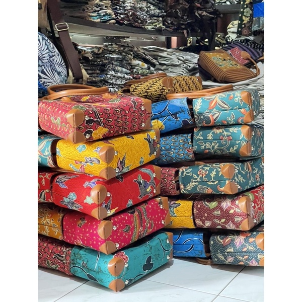 Tas batik warna ibu besar