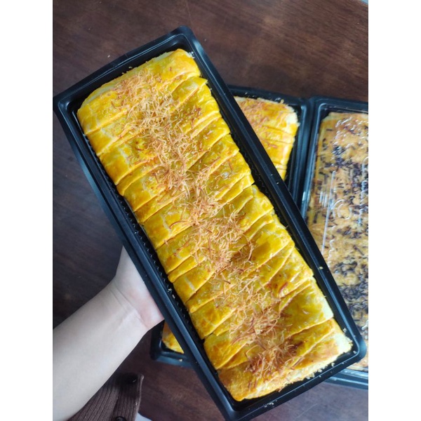 

PUFF BROWNIES BLUEBERRY UKURAN BESAR (30X10CM)