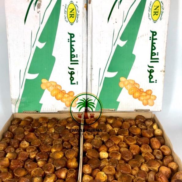 

(O5)Q✔) Grosir NEW!! Kurma Sukari Basah 1dus(3kg) AlQassim / Kurma Sukary Raja Lembut Fresh paling laris