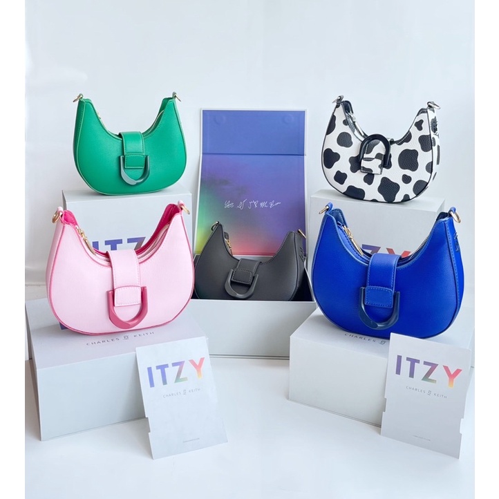 Tas Selempang Wanita CK ITZY - Gabine Belted Giftset Box - 1167#