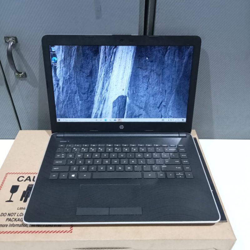 Laptop HP 14 Intel Core i3-6006U Ram8gb Hdd500GB Siap Pakai