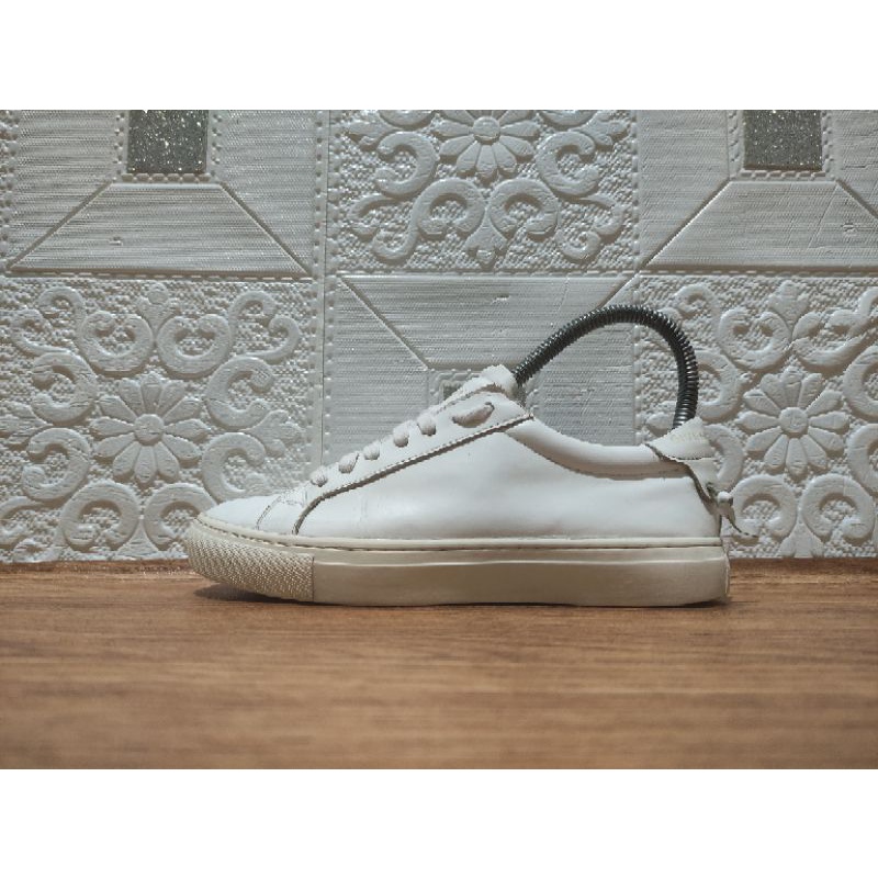 sepatu bekas Givenchy Paris size 36