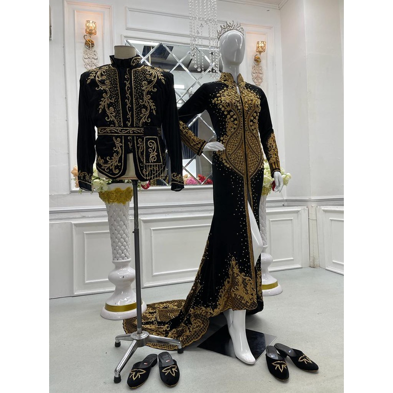 Sepasang kebaya pengantin bludru | kebaya bludru hitam