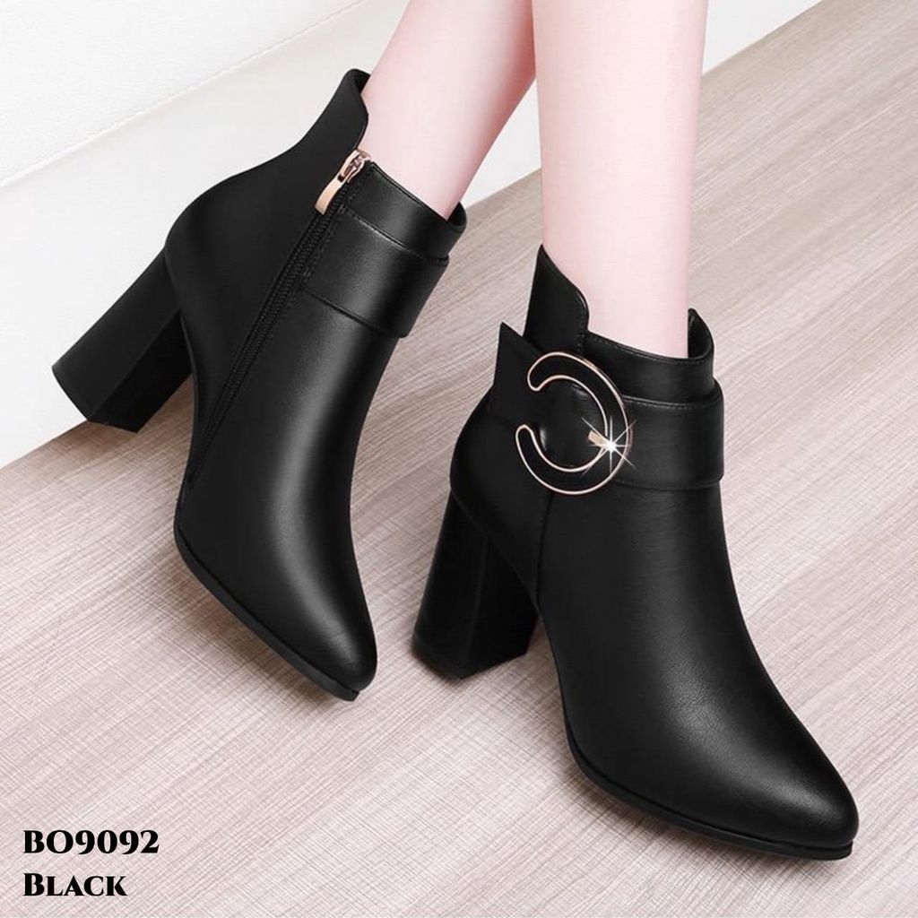 WYN SEPATU BOOTS FLAT FASHION KOREAN MODEL HITS ON KOREA BO9092