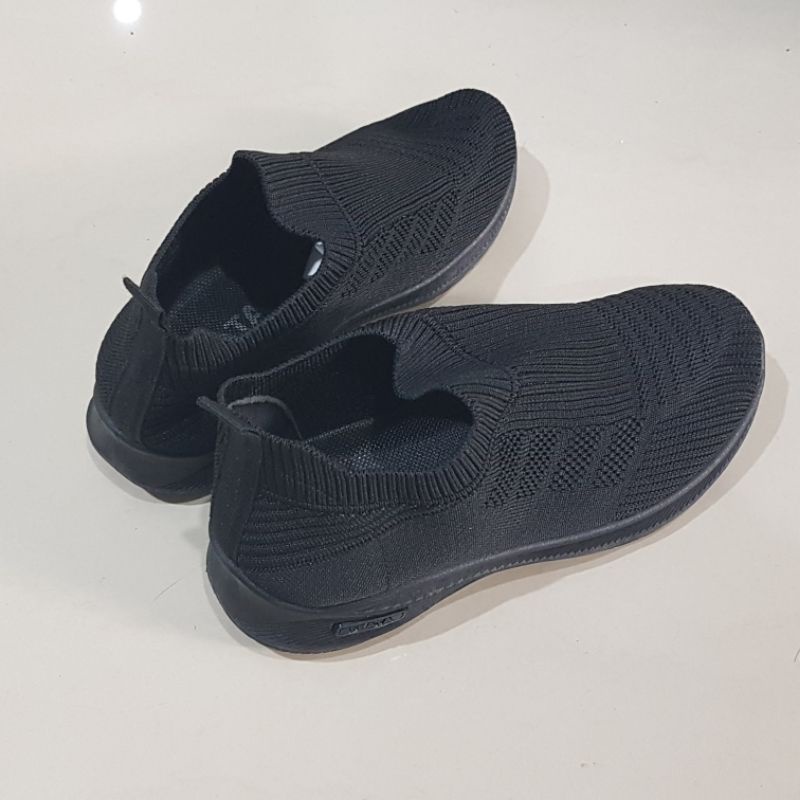 Sepatu Sekolah Anak 34/36 Hitam Tanpa Tali