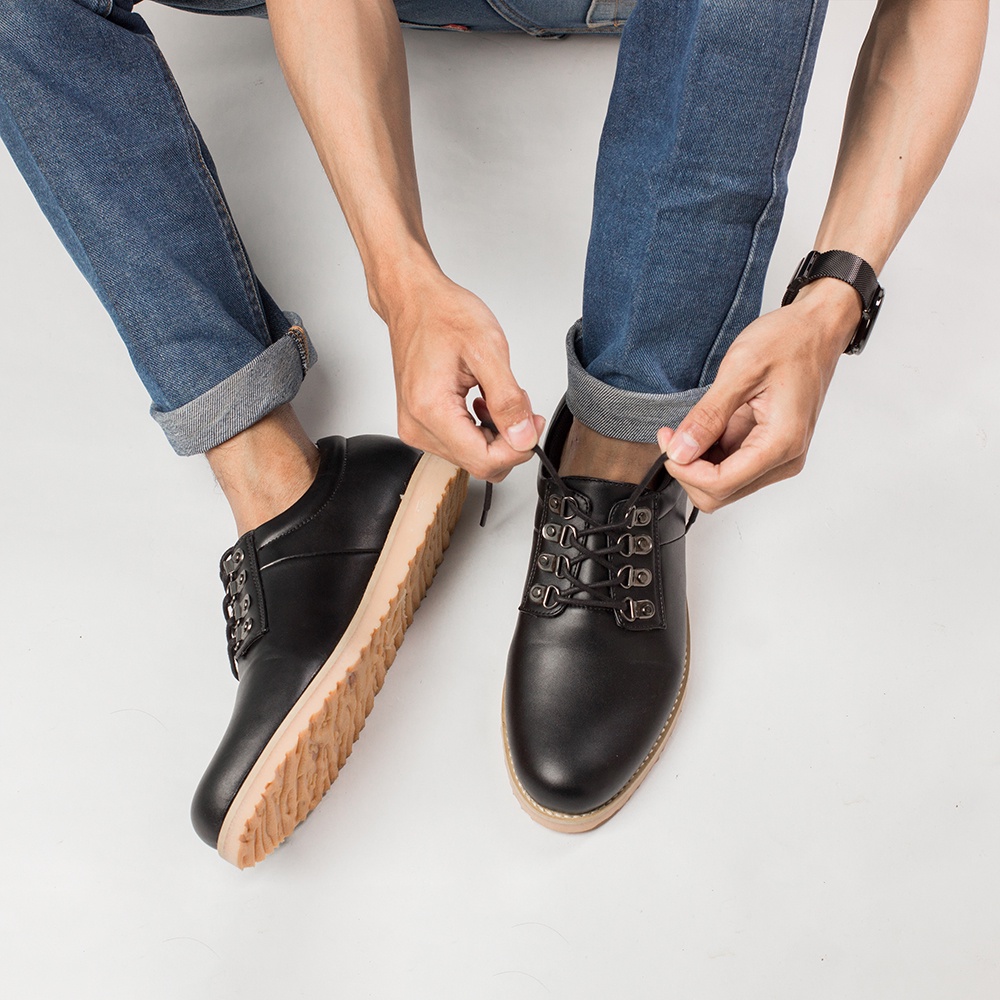 QLEON BLACK |ManNeedMe x NAZ| Sepatu Pria Casual Pantofel Formal Shoes ORIGINAL