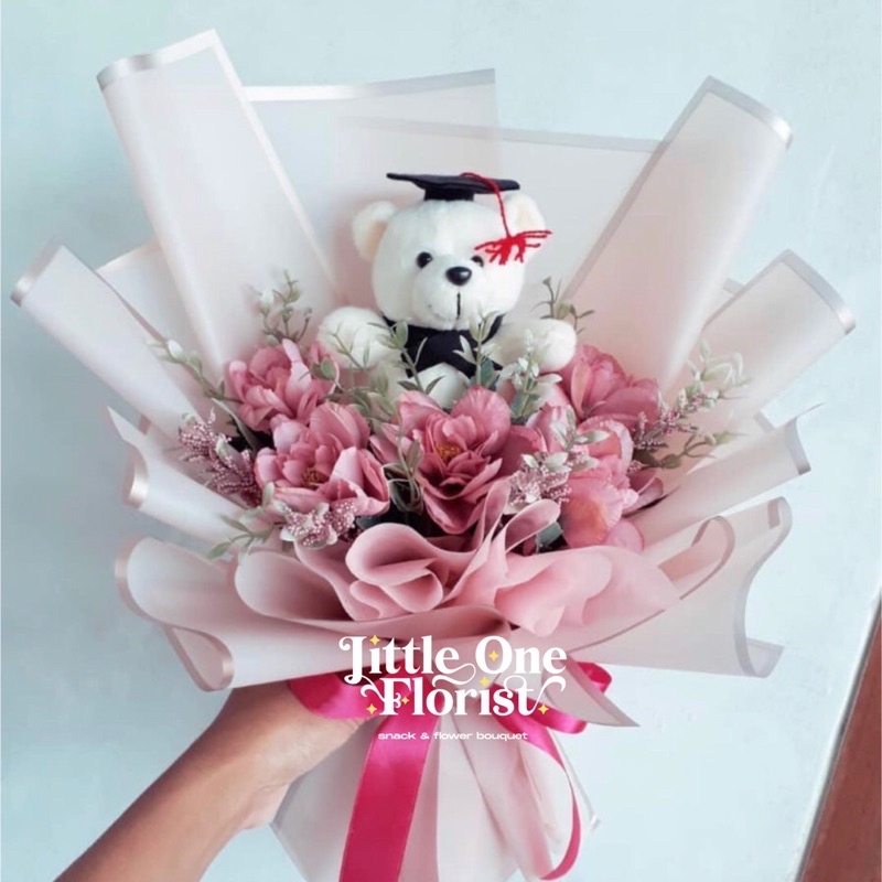 

Bouquet Wisuda Graduation Boneka / Bouqet Wisuda Graduation Boneka / Bucket Wisuda Graduation Boneka / Buket Wisuda Graduation Boneka / Buqet Wisuda Graduation Boneka