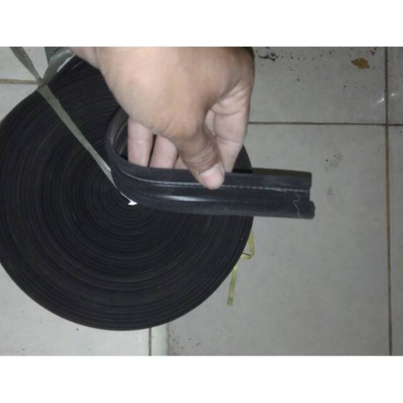 karet bludur penjepit kaca pintu mobil kijang futura carry colt t120ss L300 universal meteran