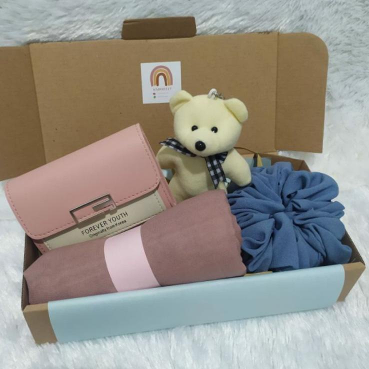 

6.6 Brands Festival Hampers Kado Cewek/ Hampers Dompet/ Kado Ulangtahun/ Giftbox / Bella Square