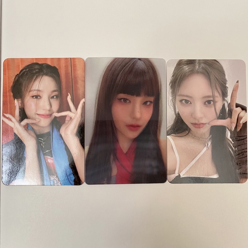 [ITZY] YEJI YUNA Cheshire Photocard Limited Edition