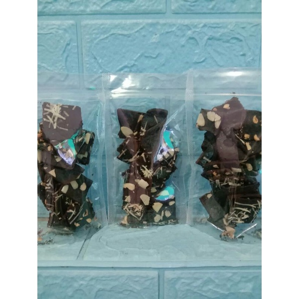 

brownis kering kemasan mini 50gr/brownis chips