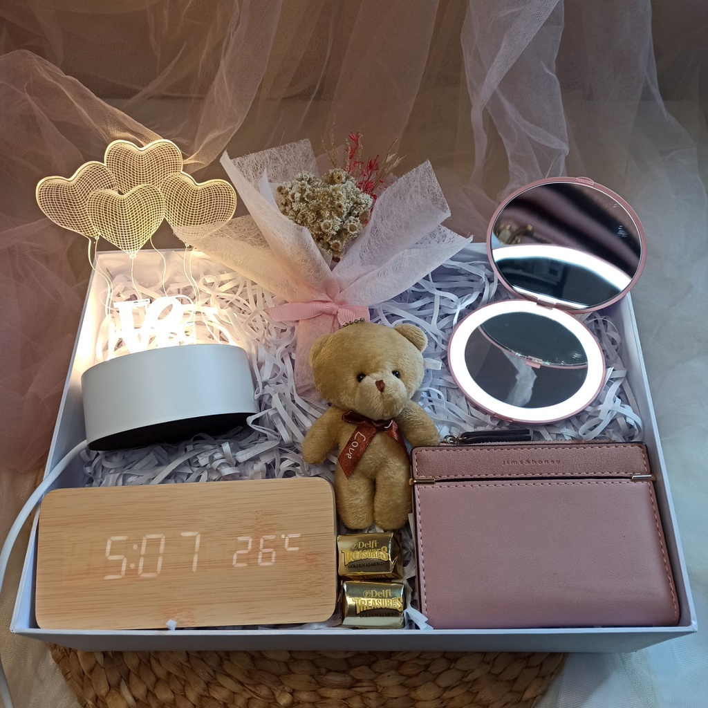 

Blissbox Warm Heart (Hampers/Gift Box /Kado UlTah/Kado Wisuda/Kado Anniversary/Souvenir)