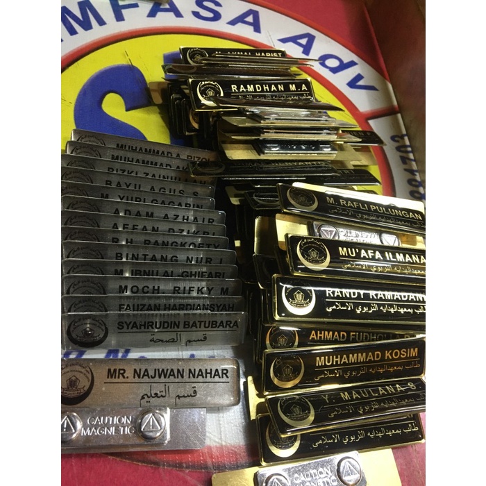 

CUCI GUDANG Nama Dada Kuningan Nama Dada Magnet Name Tag Papan Nama Code 1100