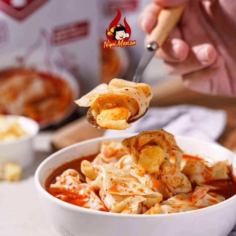 

PANGSIT KEJU NYAI MERCON TULANG RANGU CHILI OIL