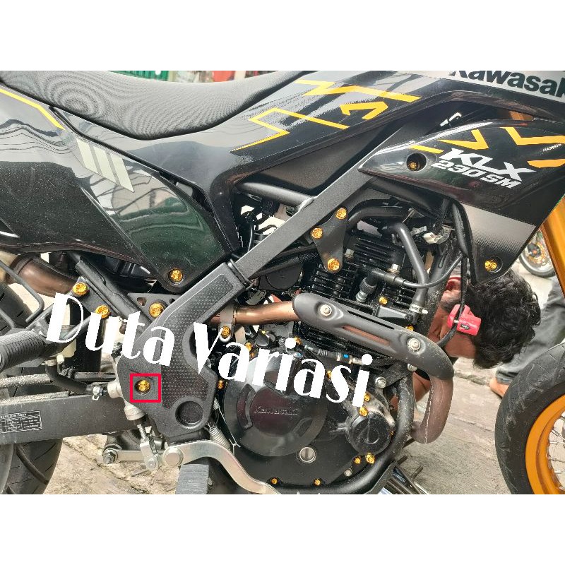 NACOM DV BAUT TUTUP RANGKA KIRI KANAN KLX 230