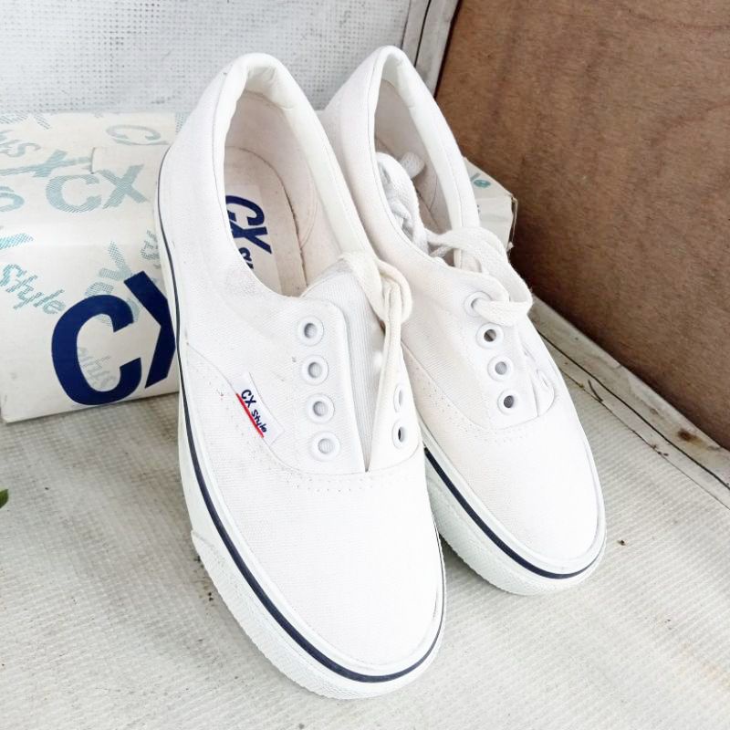CUCI GUDANG SEPATU PUTIH CX STYLE KODCHI Sepatu STYLE CASUAL white strip Black