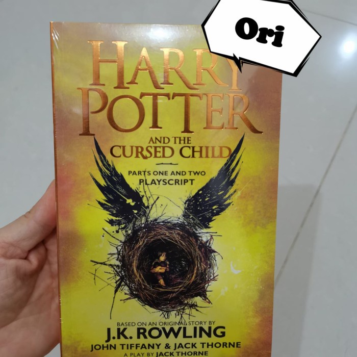 HARRY POTTER BOX SET 8 BUKU