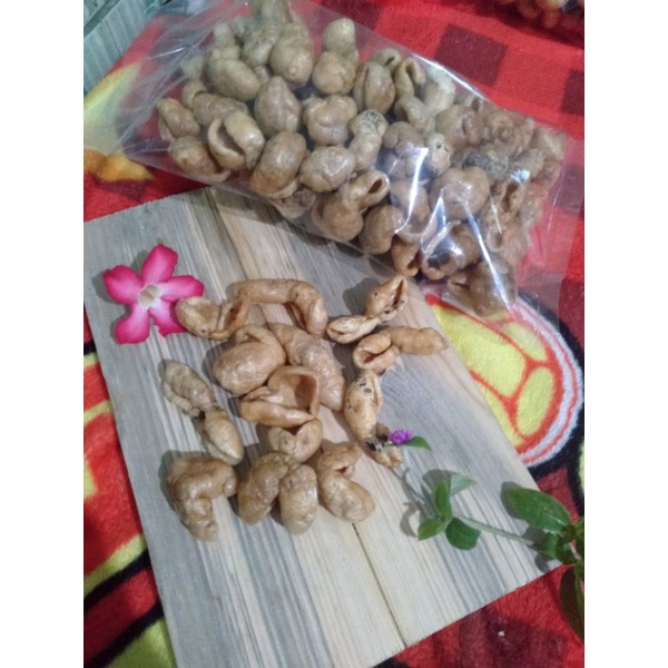 

kerupuk teripang / keripik emas / keripik terung laut 100 grm