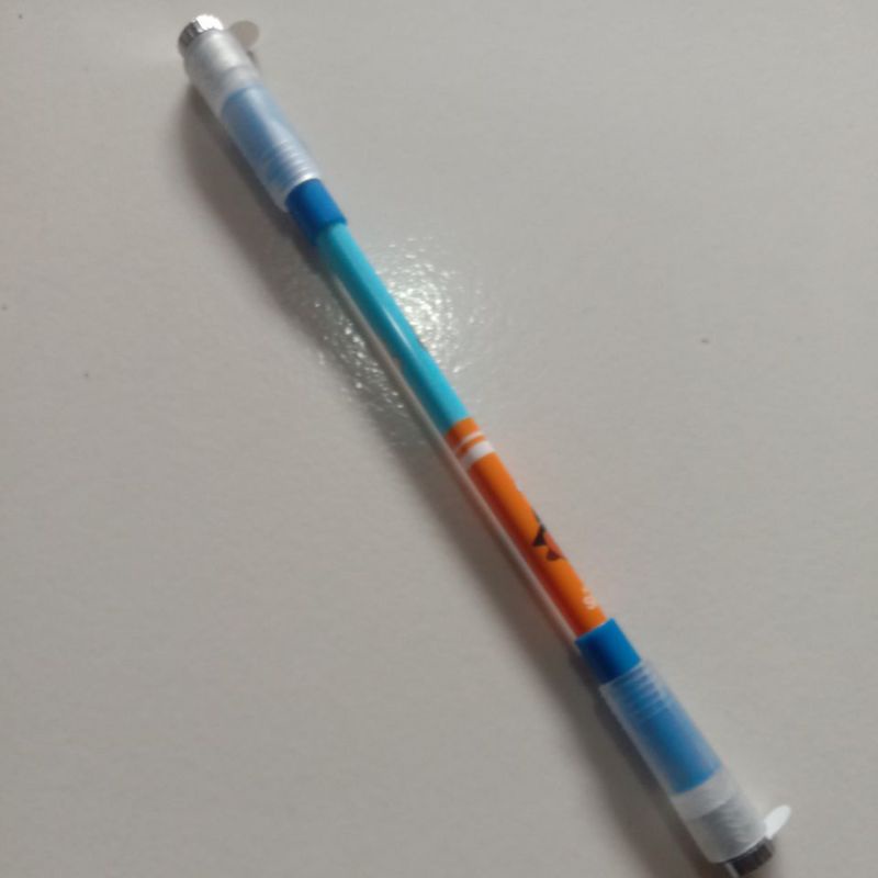 

Alat tulis menulis pulpen bisa nyala