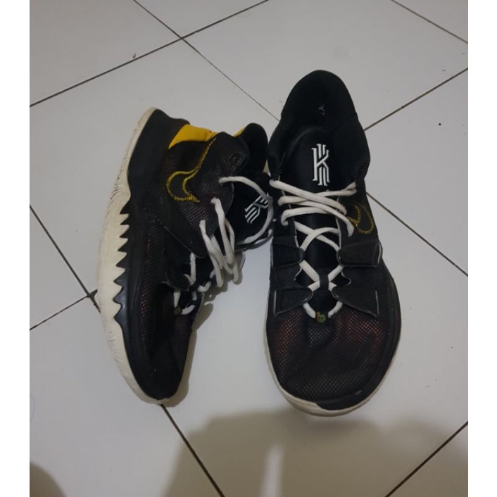 Preloved Kyrie 7 Rayguns