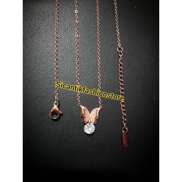 KALUNG TITANIUM WANITA LIONTIN KUPU KUPU MATA SATU TRENDING LAPIS EMAS 18K PERHIASAN KOREA KEKINIAN KALUNG WANITA KOREA VIRAL FASHION STYLE WANITA KOREA KALUNG WANITA BERKUALITAS IMPORT LIONTIN KUPU KUPU ROSE DAN GOLD