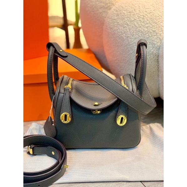 lindy no brand no logo