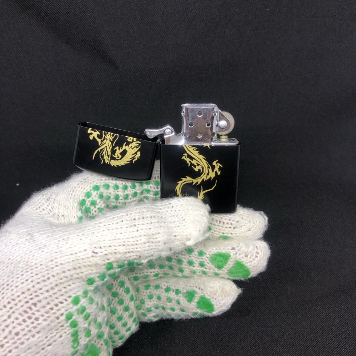 Korek Zippo Hitam Motif Naga Korek Antik dan Unik