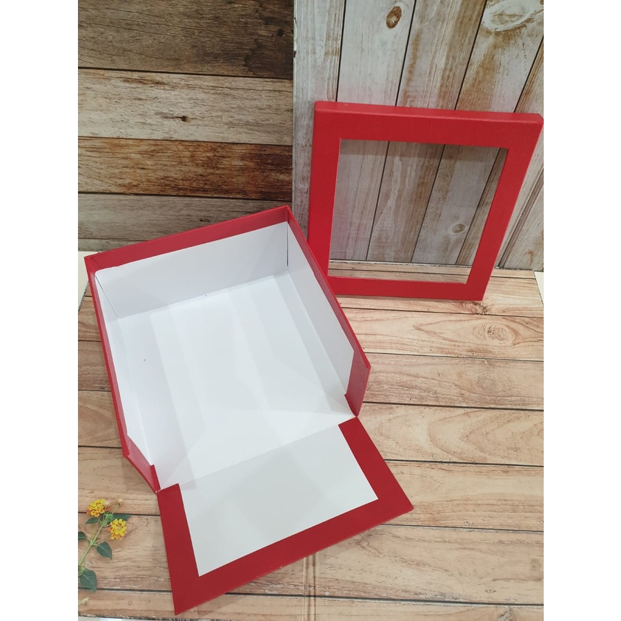 

Hardbox Merah Tutup Mika Premium Uk 22x22x12
